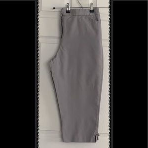 BNWOTS-Counterparts Capris Slit on Bottom/Buttons